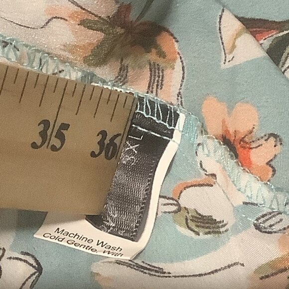 Shein Curve Women’s Floral Wrap V-Neck Short Sleeves Shirt Blouse Size 3XL - Picture 16 of 16